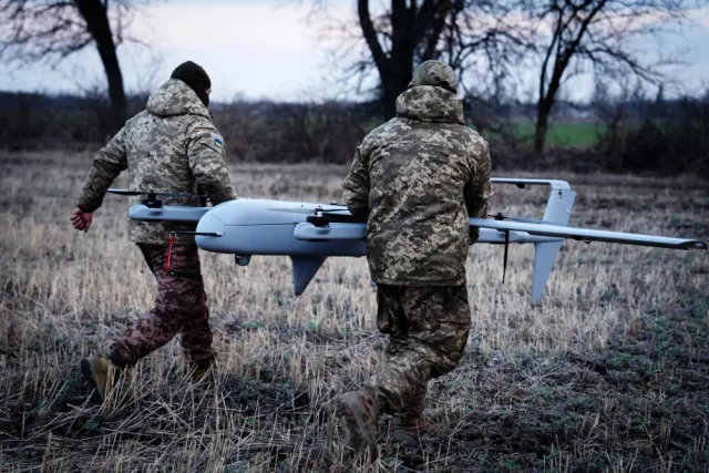 Hai nhà báo Ukraine thiệt mạng trong vụ tấn công bằng UAV của Nga- Ảnh 1. Hai nhà báo Ukraine thiệt mạng trong vụ tấn công bằng UAV của Nga- Ảnh 1.