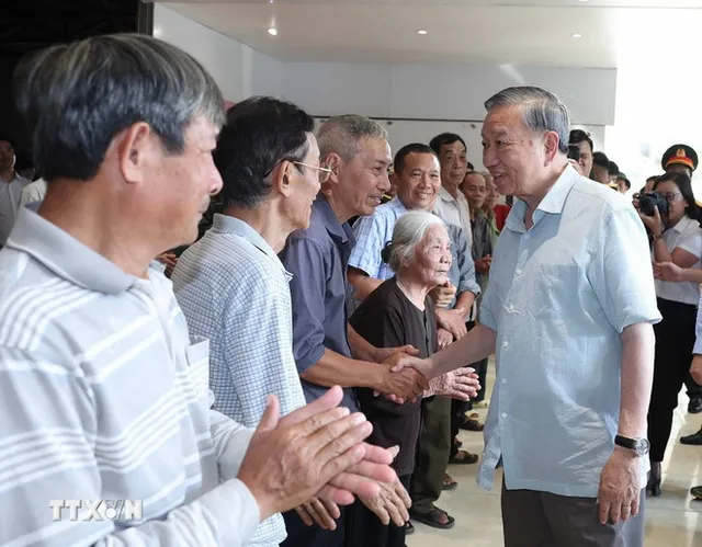 Top leader inspects post-storm recovery efforts in Thai Nguyen province - Ảnh 1.