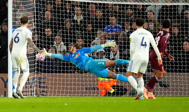 West Ham tiếp tục sa sút sau thất bại trước Leeds United- Ảnh 2. West Ham tiếp tục sa sút sau thất bại trước Leeds United- Ảnh 2.