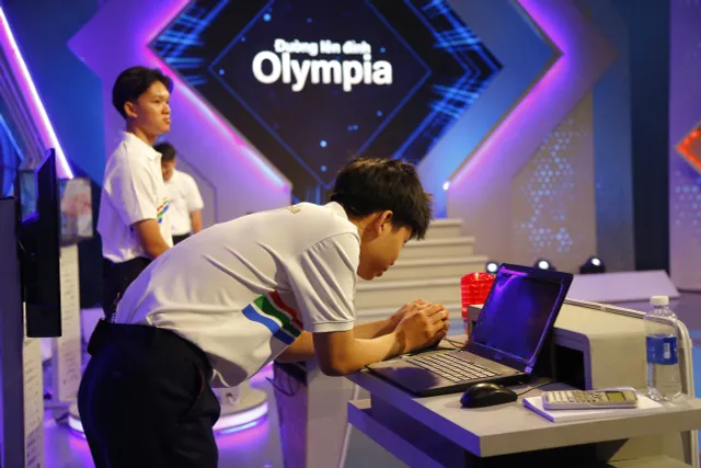 TRỰC TIẾP: Chung kết Đường lên đỉnh Olympia năm thứ 25 - Ảnh 1.