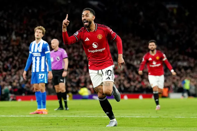 Thắng Brighton, Man Utd chen chân vào Top 4 Ngoại hạng Anh

- Ảnh 1.
