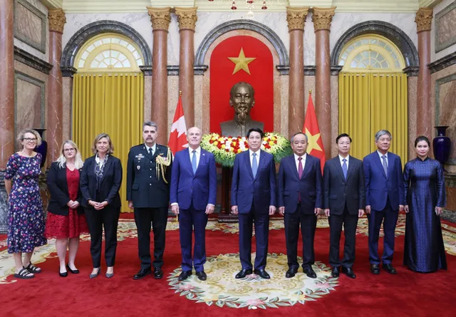 State leader welcomes newly-appointed foreign ambassadors to Vietnam - Ảnh 1.