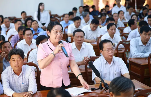 Prime Minister meets with Can Tho voters ahead of 15th NA’s 10th session - Ảnh 1.