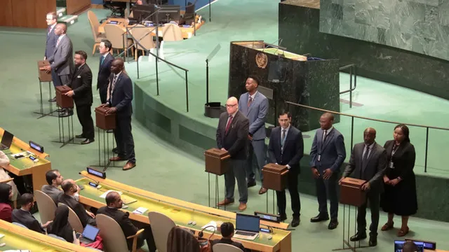 Vietnam’s re-election to UN Human Rights Council affirms growing global standing: Deputy FM - Ảnh 1.