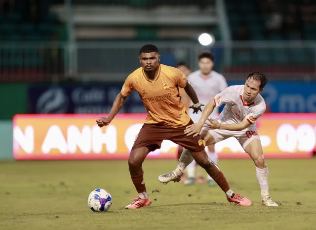 Vòng 8 LPBank V.League 1-2025-2026: Xáo trộn ở nhóm đầu- Ảnh 1. Vòng 8 LPBank V.League 1-2025-2026: Xáo trộn ở nhóm đầu- Ảnh 1.