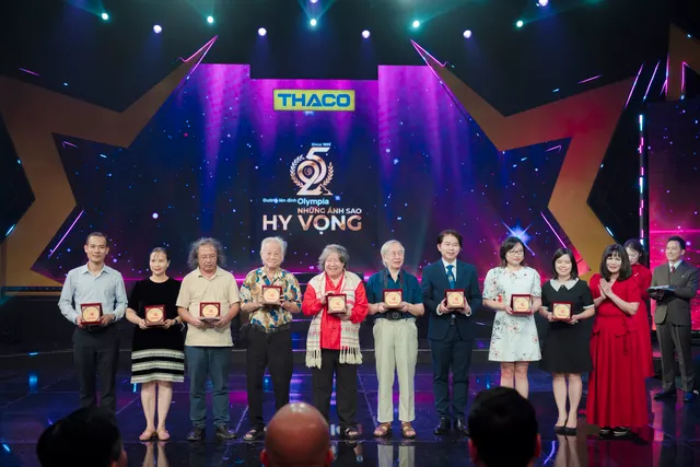 25th Anniversary Gala of Road to Olympia Mount: The Shining Stars of Hope - Ảnh 4.