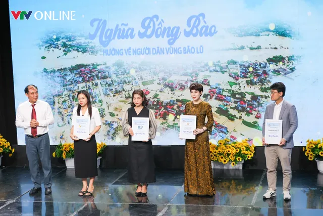 “Stand with Our Compatriots” - When Millions of Vietnamese Hearts Beat as One - Ảnh 15.