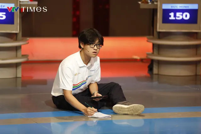 The Road to Olympia Mount: A Spectacular Breakthrough in Quarter 4 as Hanoi Schoolboy Secures a Spot in the Finals - Ảnh 6.