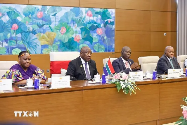 Top legislator meets with South African President - Ảnh 1.