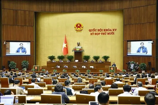 Government to consider bringing forward base salary rise: PM - Ảnh 1.