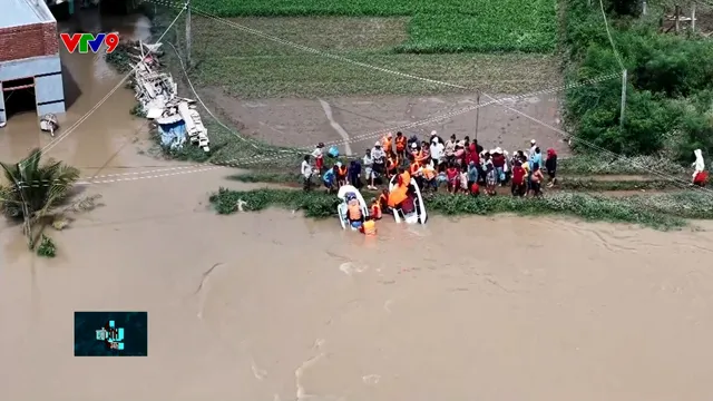 Nỗ lực di dời, ổn định đời sống người dân sau mưa lũ