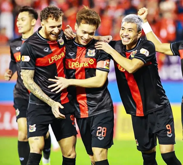 Ninh Bình đánh rơi chiến thắng, Công an TP Hồ Chí Minh thua ngược- Ảnh 1. Ninh Bình đánh rơi chiến thắng, Công an TP Hồ Chí Minh thua ngược- Ảnh 1.