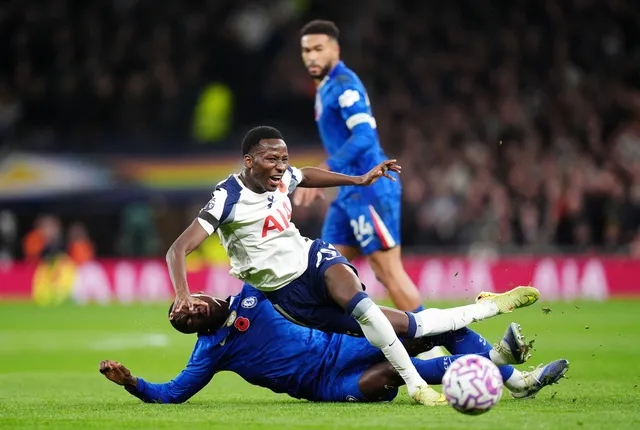Joao Pedro ghi bàn quyết định, Chelsea hạ Tottenham trong derby London nghẹt thở- Ảnh 3. Joao Pedro ghi bàn quyết định, Chelsea hạ Tottenham trong derby London nghẹt thở- Ảnh 3.