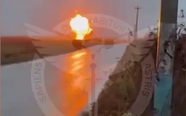 Ukraine tấn công gây thiệt hại nghiệm trọng cho cảng dầu chiến lược của Nga tại Biển Đen - Ảnh 1.