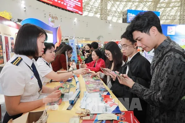Autumn Fair 2025 boosts year-end tourism demand - Ảnh 1.