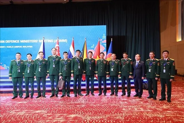 Vietnam attends 19th ASEAN Defence Ministers’ Meeting in Kuala Lumpur - Ảnh 1.
