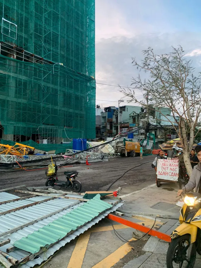 CẬP NHẬT: Bão số 13 gây nhiều thiệt hại, 2 người thương vong do nhà sập - Ảnh 1.