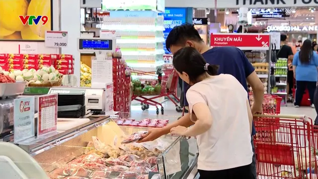 Bảo đảm nguồn hàng hóa thiết yếu mùa mưa bão và cuối năm