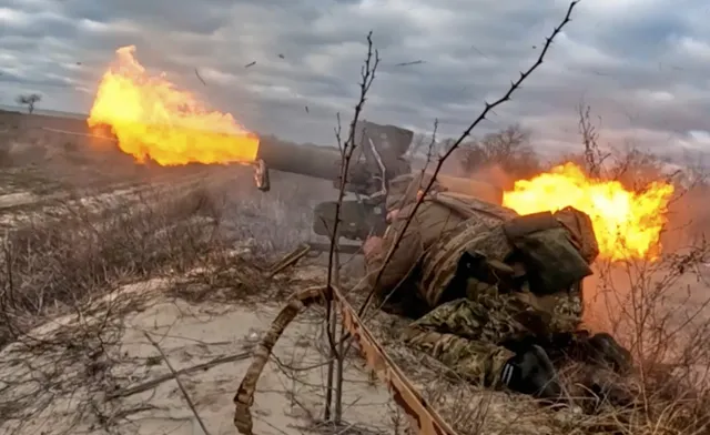Nga không kích khiến 4 người thiệt mạng ở Ukraine - Ảnh 1.