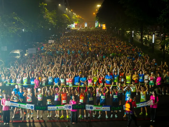 Huỳnh Anh Khôi, Nguyễn Văn Lai, Phạm Thị Hồng Lệ so tài hấp dẫn cùng các chân chạy quốc tế- Ảnh 1.