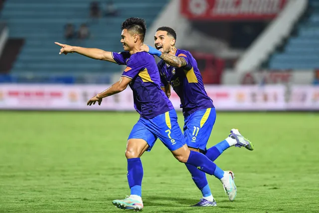 Hoàng Hên mờ nhạt, CLB Hà Nội bị Nam Định cầm chân tại Thiên Trường- Ảnh 2. Hoàng Hên mờ nhạt, CLB Hà Nội bị Nam Định cầm chân tại Thiên Trường- Ảnh 2.
