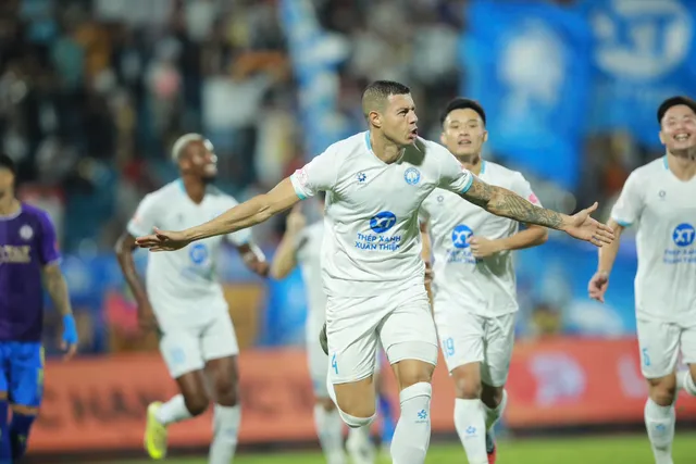 Hoàng Hên mờ nhạt, CLB Hà Nội bị Nam Định cầm chân tại Thiên Trường- Ảnh 1. Hoàng Hên mờ nhạt, CLB Hà Nội bị Nam Định cầm chân tại Thiên Trường- Ảnh 1.