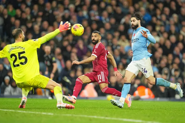 Man City hạ gục Liverpool "3 sao", vươn lên top 2 Ngoại hạng Anh- Ảnh 3. Man City hạ gục Liverpool "3 sao", vươn lên top 2 Ngoại hạng Anh- Ảnh 3.