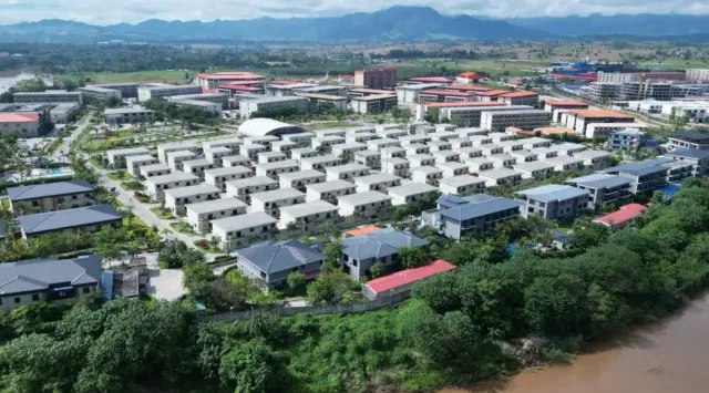 Hình ảnh vệ tinh hé lộ các trung tâm lừa đảo ở Myanmar vẫn tồn tại dù bị truy quét rầm rộ - Ảnh 1.