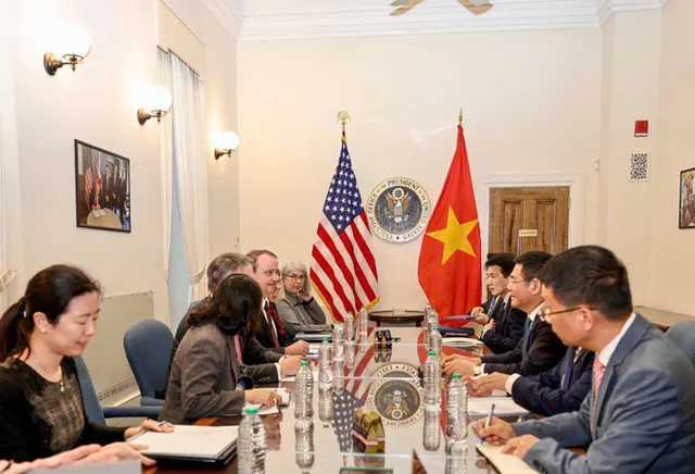 Vietnam, US hold ministerial-level talks on reciprocal trade agreement - Ảnh 1.