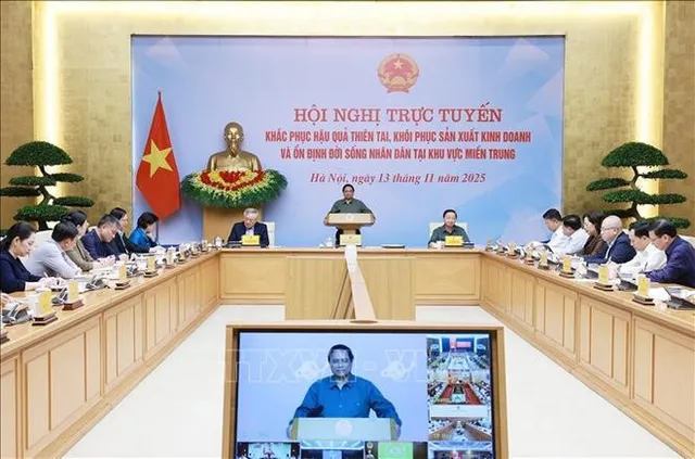 PM orders housing support plan for disaster victims to be completed by Nov. 14 noon - Ảnh 1.
