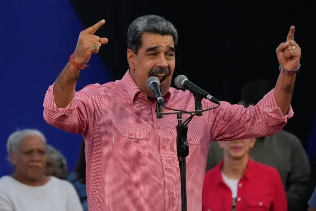 Tàu sân bay Mỹ tiến vào Caribe, Tổng thống Maduro gửi thông điệp đến Tổng thống Trump - Ảnh 1.