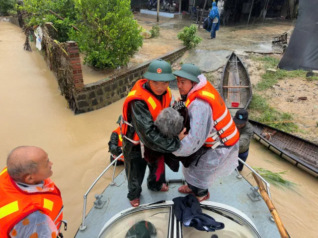 CẬP NHẬT: Mưa lũ lịch sử khiến 50 người chết và mất tích, ngập lụt kéo dài 2-3 ngày tới - Ảnh 2.