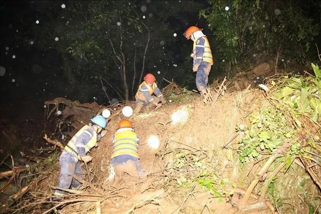 Prime Minister orders swift remediation of deadly landslide in Khanh Hoa - Ảnh 1.