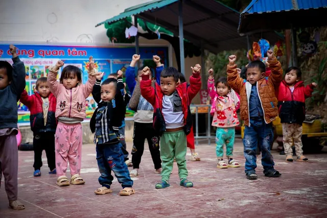 Program launched to improve health outcomes for newborns, young girls, and mothers - Ảnh 1.