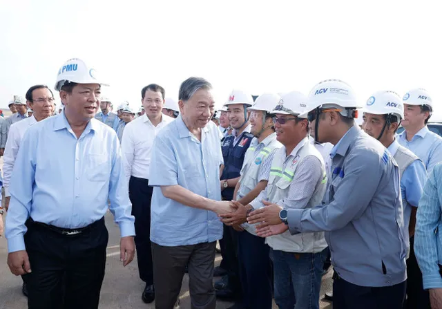 Long Thanh int’l airport must serve as smart aviation infrastructure model: Party chief - Ảnh 1.