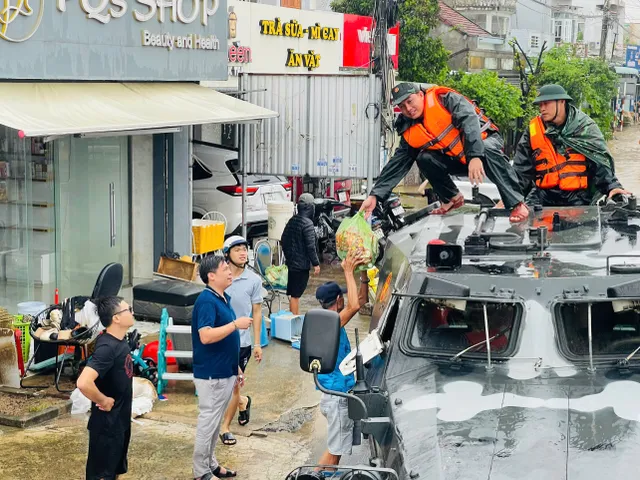 CẬP NHẬT: Mưa lũ lịch sử làm 53 người chết và mất tích - Ảnh 2.