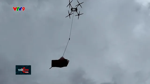 Nhiều giải pháp đưa cứu trợ dân vùng lũ bị cô lập