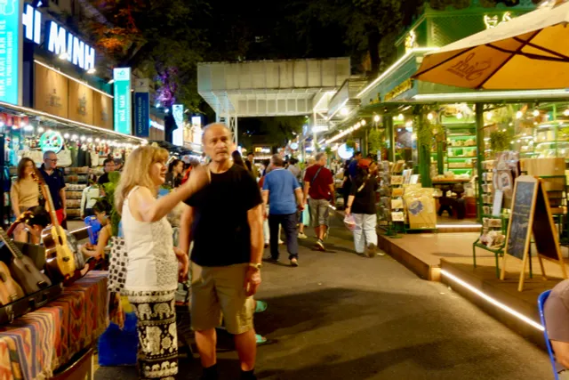 Tour đêm Đường sách có đủ sức thành điểm nhấn cho du lịch TP Hồ Chí Minh?- Ảnh 2.