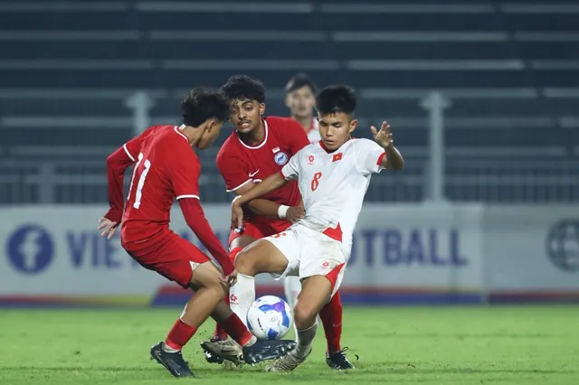U17 Việt Nam thắng đậm U17 Singapore trong ngày ra quân vòng loại U17 châu Á 2026- Ảnh 1.