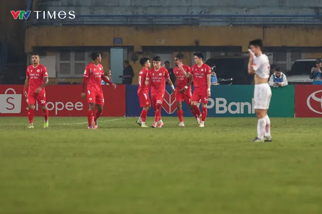 Thể Công Viettel biến Công an Hà Nội thành cựu vương Cúp Quốc gia sau trận "chung kết sớm" siêu kịch tính- Ảnh 1. Thể Công Viettel biến Công an Hà Nội thành cựu vương Cúp Quốc gia sau trận "chung kết sớm" siêu kịch tính- Ảnh 1.