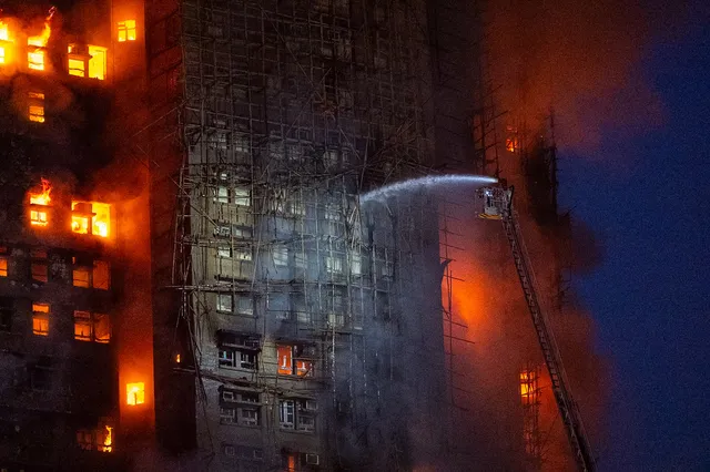 Hỏa hoạn lan rộng ở khu chung cư Hong Kong (Trung Quốc), số người thiệt mạng tăng lên 13- Ảnh 1. Hỏa hoạn lan rộng ở khu chung cư Hong Kong (Trung Quốc), số người thiệt mạng tăng lên 13- Ảnh 1.