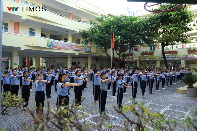 Học sinh TP Hồ Chí Minh tích cực tập luyện, hướng đến kỷ lục Võ nhạc Vovinam- Ảnh 9.