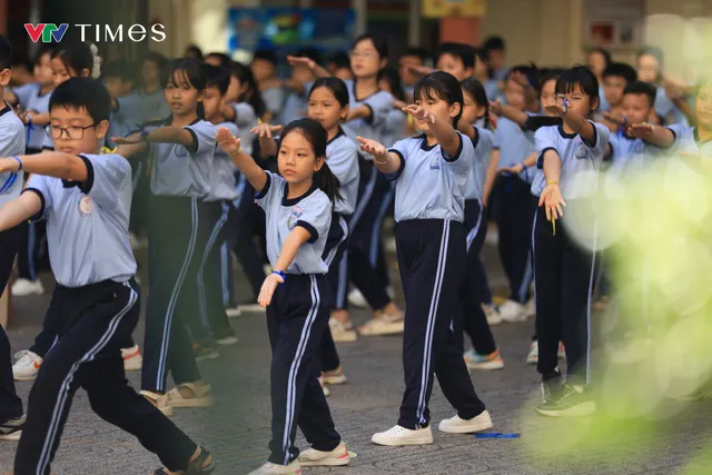 Học sinh TP Hồ Chí Minh tích cực tập luyện, hướng đến kỷ lục Võ nhạc Vovinam- Ảnh 5.