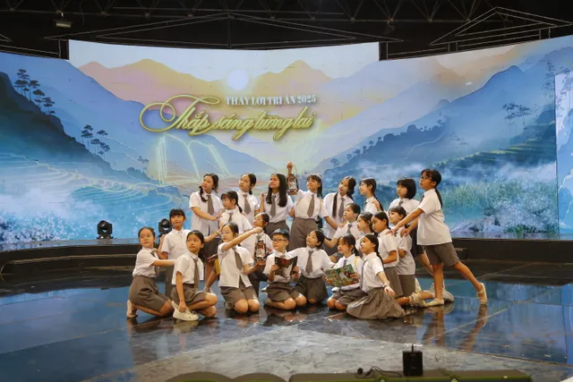 Final Rehearsal of “In Gratitude 2025”  for a ‘Symphonic’ Tribute to Teachers - Ảnh 4.