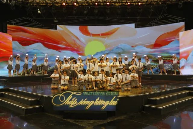 Final Rehearsal of “In Gratitude 2025”  for a ‘Symphonic’ Tribute to Teachers - Ảnh 5.