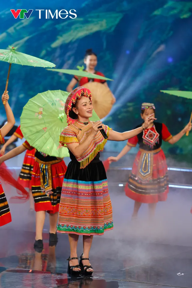 In Gratitude 2025: A Journey of Teachers “Lighting Up the Future” Through Powerful Real-Life Stories - Ảnh 8.