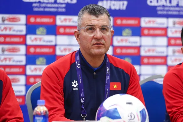 HLV Cristiano Roland: “U17 Việt Nam sẽ chuẩn bị thật kỹ để đấu Malaysia”
- Ảnh 1.