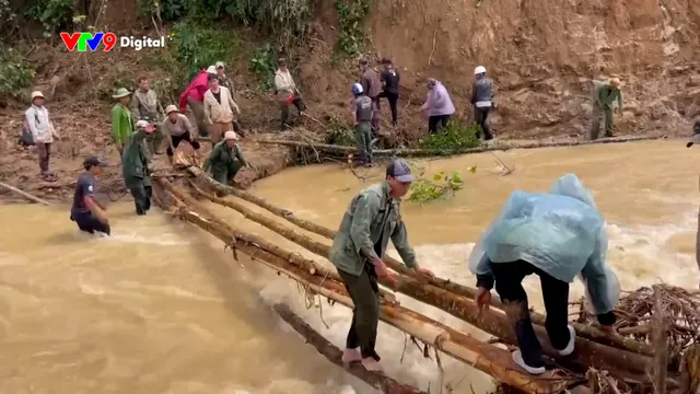 Đắk Lắk: Mở đường tiếp tế nhu yếu phẩm vùng bị cô lập