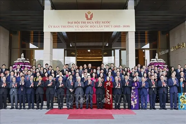 NA leader requests continuous innovation, devotion for increasingly effective legislature - Ảnh 1.