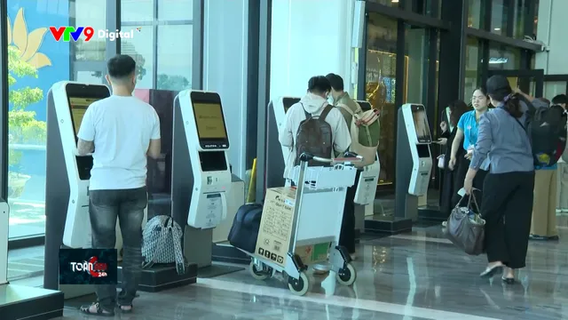 Ngày đầu áp dụng quy định mới về thủ thục đi máy bay